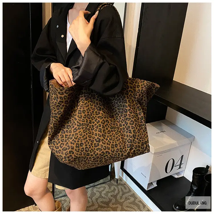 Leopard Print Large Capacity Women's Tote Bag — feature 20