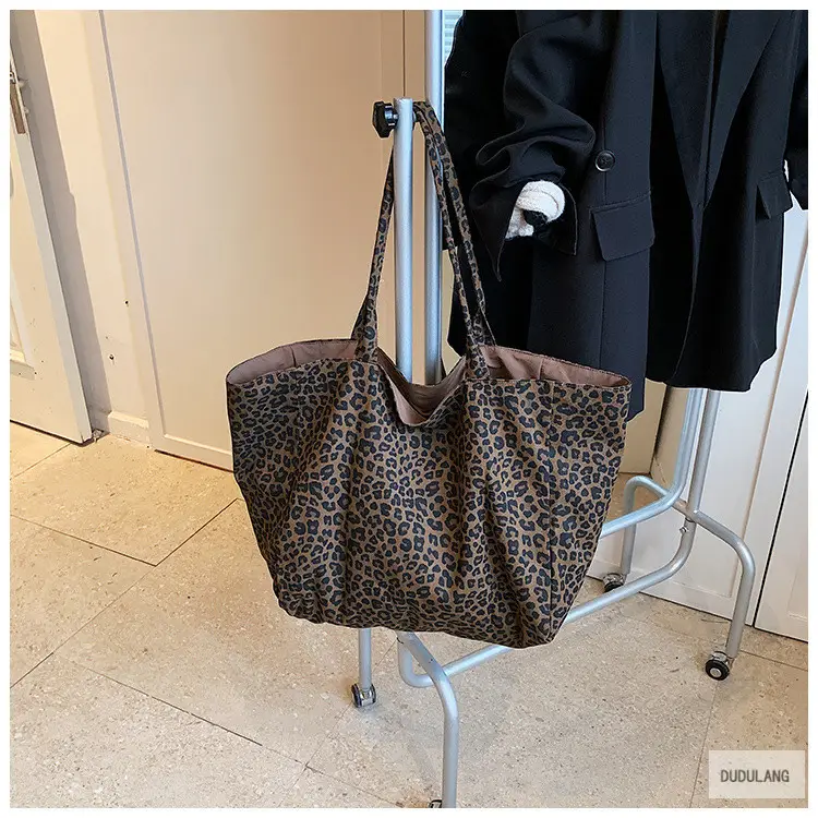 Leopard Print Large Capacity Women's Tote Bag — feature 33