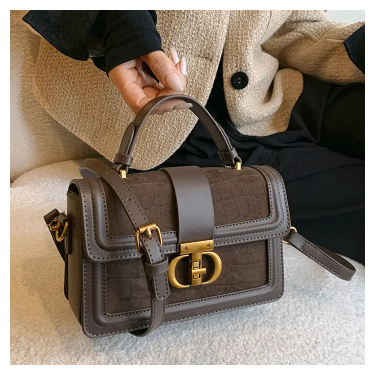 Women's New Retro Square Shoulder Bag Brown Leather — feature 11