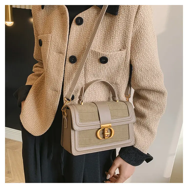 Women's New Retro Square Shoulder Bag Brown Leather — feature 13
