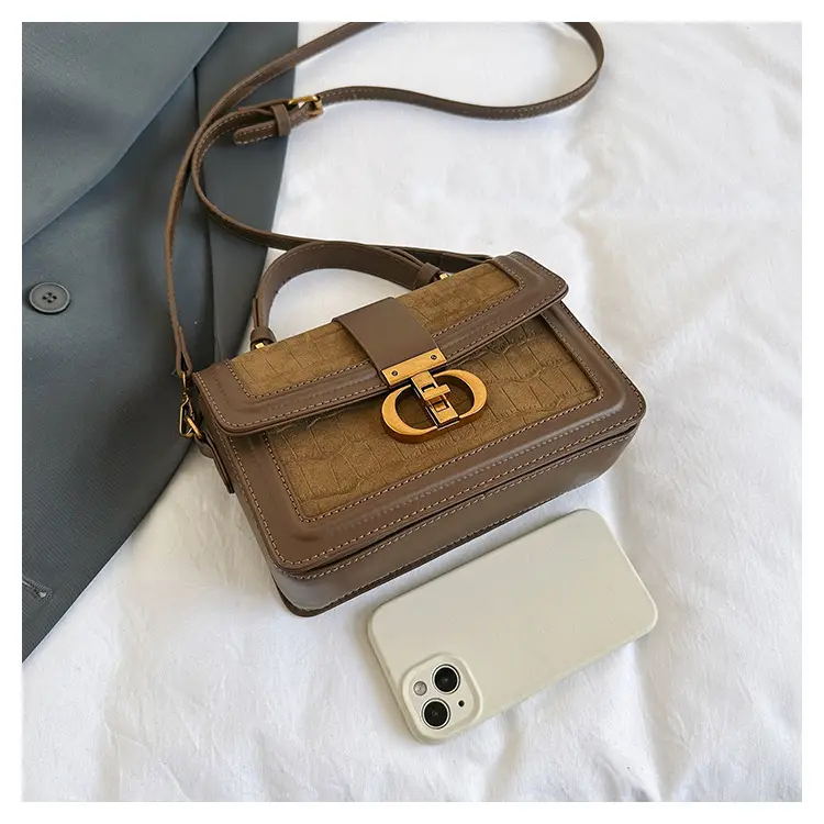 Women's New Retro Square Shoulder Bag Brown Leather — feature 14