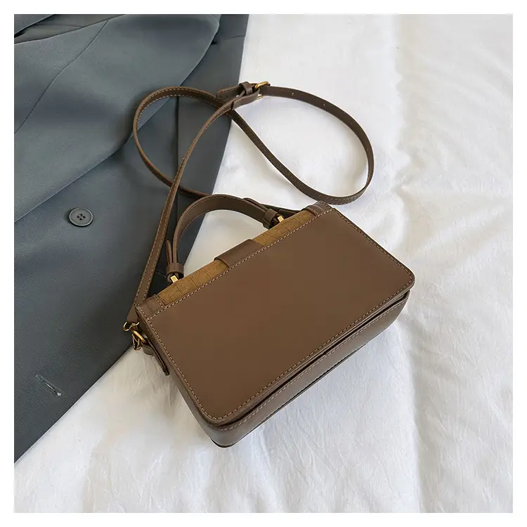 Women's New Retro Square Shoulder Bag Brown Leather — feature 16