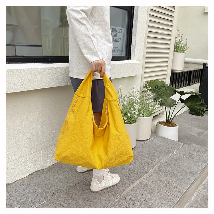 Red Canvas Large Bag for Women Outdoor Carry — feature 10