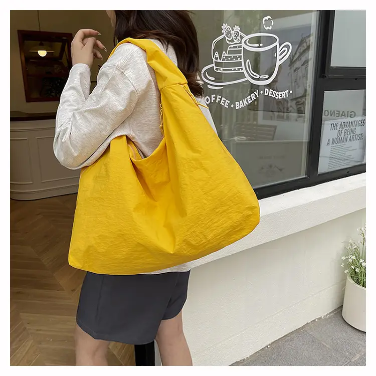 Red Canvas Large Bag for Women Outdoor Carry — feature 11