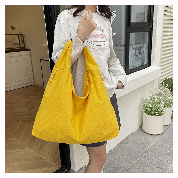 Red Canvas Large Bag for Women Outdoor Carry — feature 13
