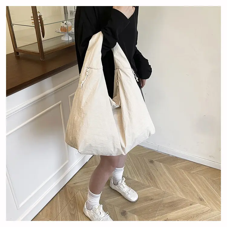 Red Canvas Large Bag for Women Outdoor Carry — feature 18