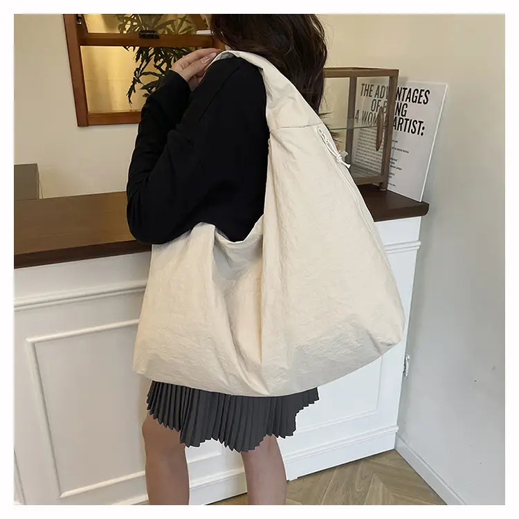 Red Canvas Large Bag for Women Outdoor Carry — feature 20