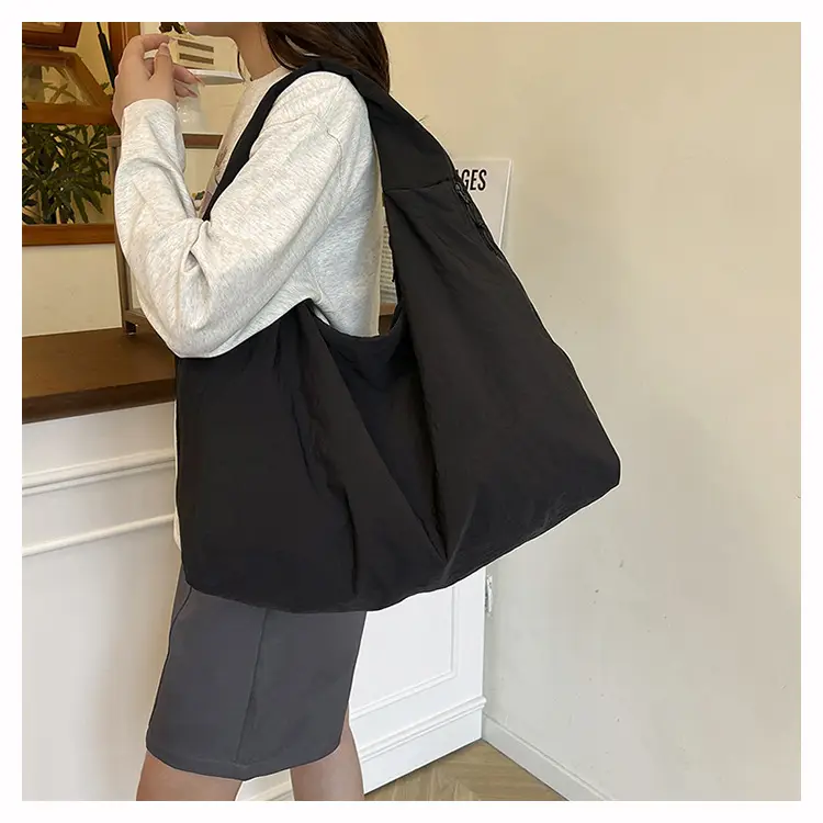 Red Canvas Large Bag for Women Outdoor Carry — feature 24