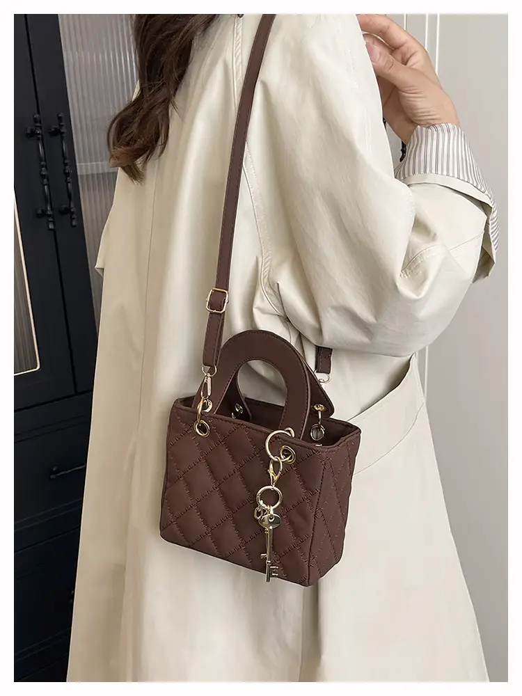 Elegant Embroidery Shoulder Bag for Women Brown — feature 13
