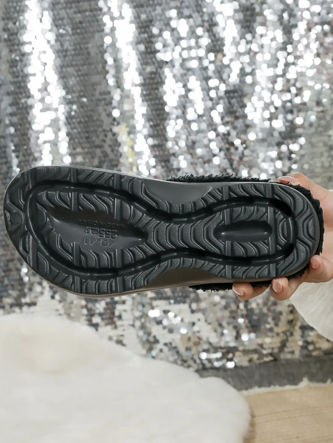Winter Padded Nurse Shoes for Export, Large Size Women's Cotton Slippers, Fleece-Lined Eva Waterproof Non-Slip Closed-Toe Slippers for Men — feature 1