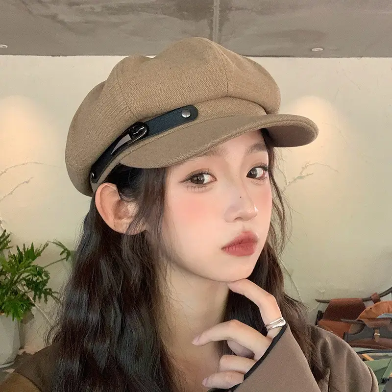 Vintage British Belt Buckle Duckbill Beret for Women - Image 3