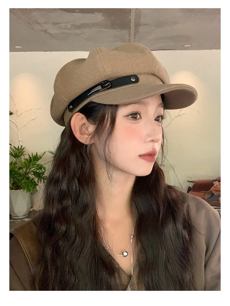 Vintage British Belt Buckle Duckbill Beret for Women — feature 7