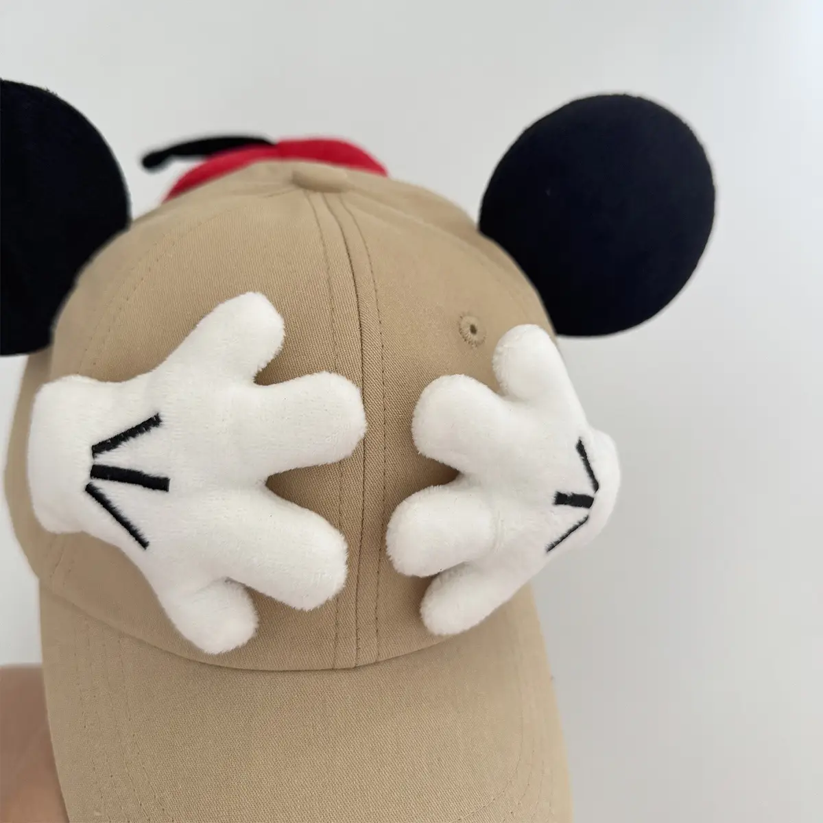 Mickey Mouse Sun Hat for Kids with Yellow Gloves — feature 10
