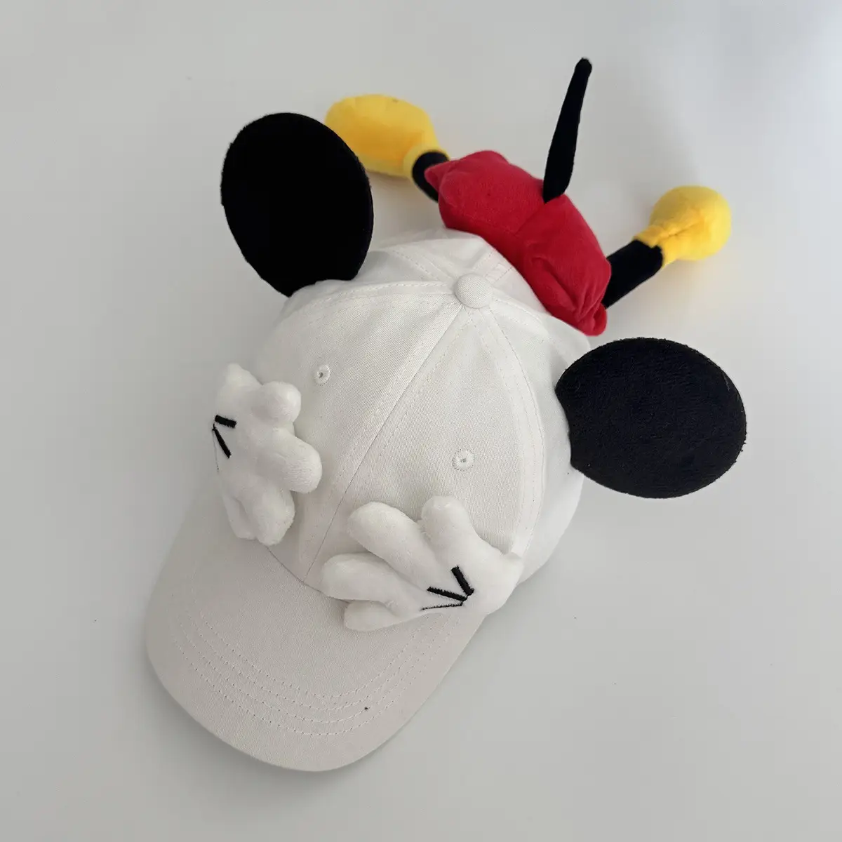 Mickey Mouse Sun Hat for Kids with Yellow Gloves — feature 11