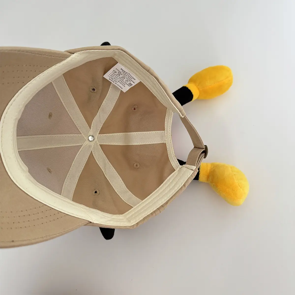 Mickey Mouse Sun Hat for Kids with Yellow Gloves — feature 7