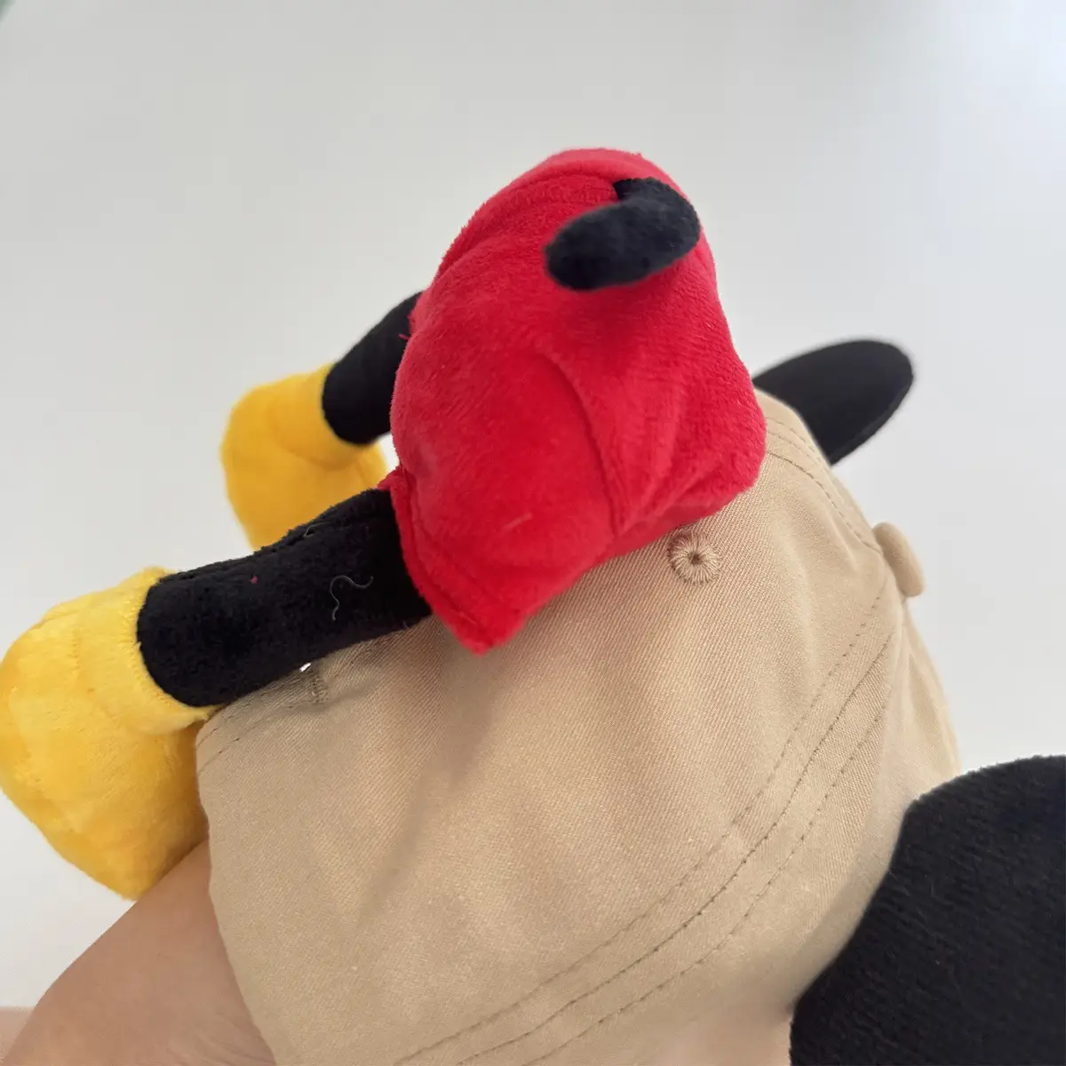 Mickey Mouse Sun Hat for Kids with Yellow Gloves — feature 8