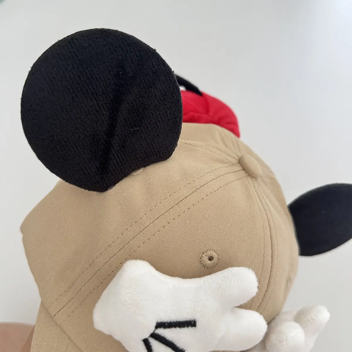 Mickey Mouse Sun Hat for Kids with Yellow Gloves — feature 9