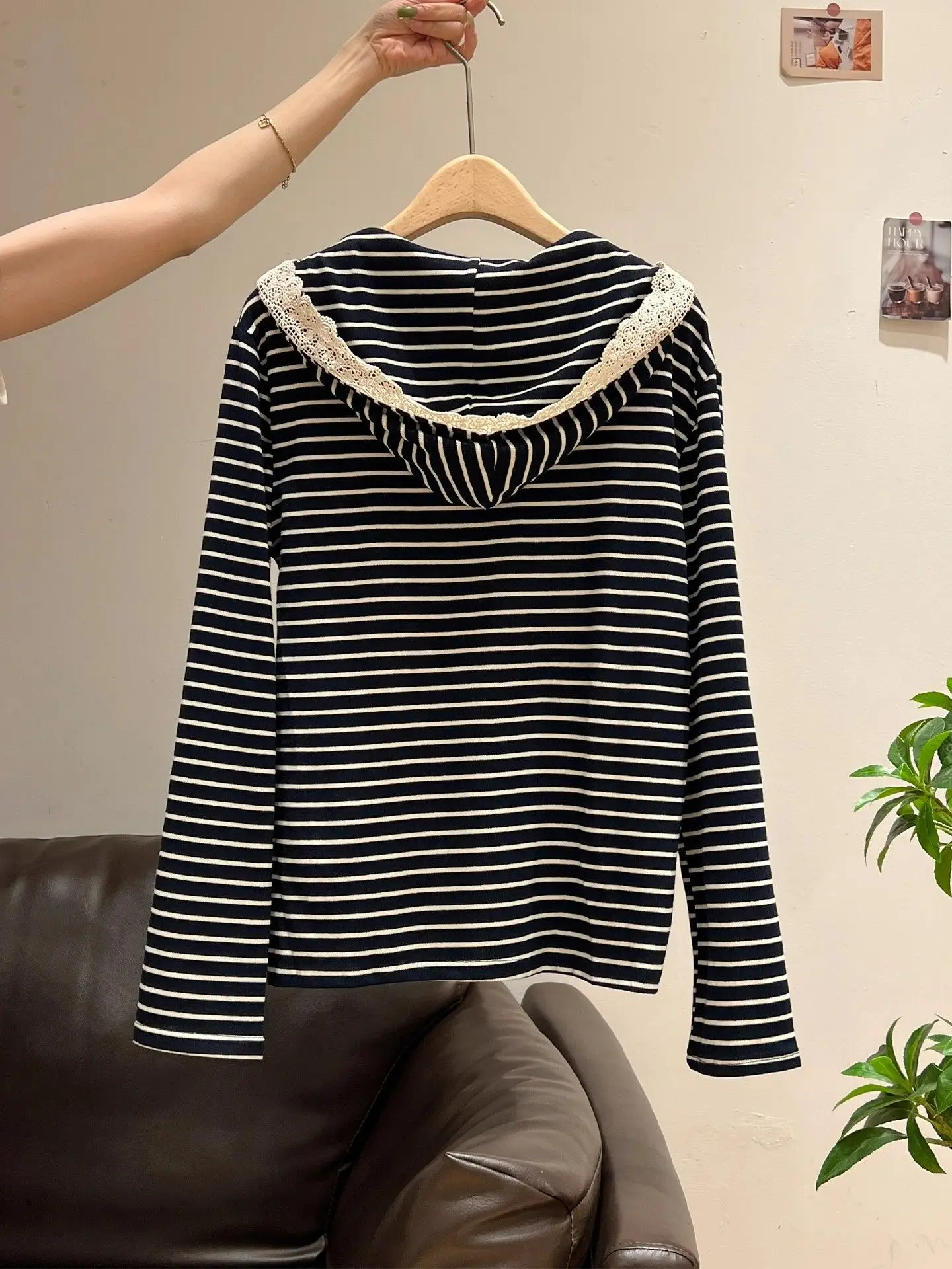 Women Long Sleeve Striped Hoodie with Lace Trim 2025 — feature 9