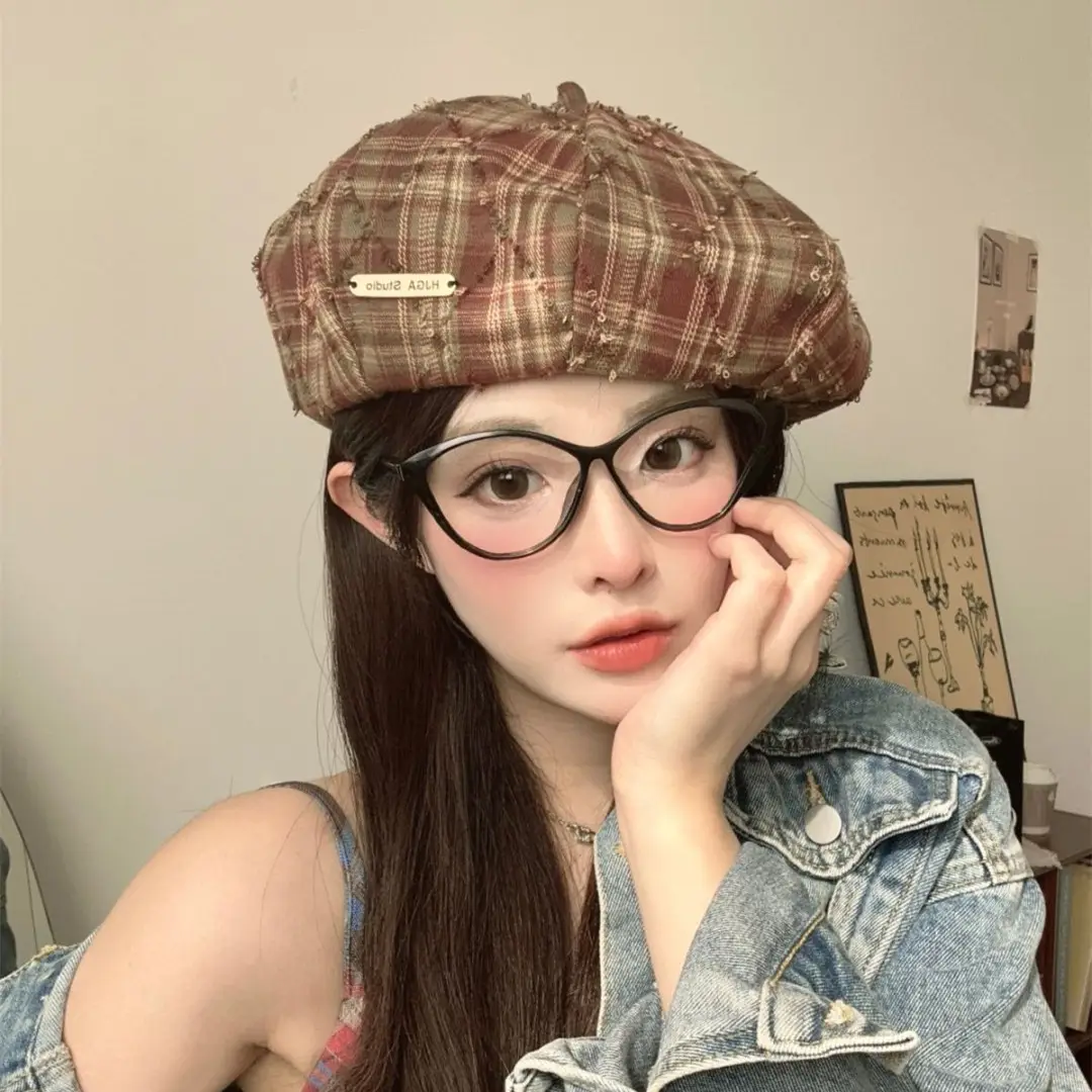 Women Plaid Beret Face Cap Retro British Newsboy Forward — feature 10