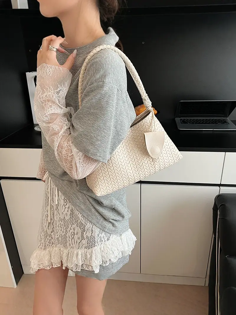 Light Brown Woven Shoulder Bag for Women 2025 - Image 8