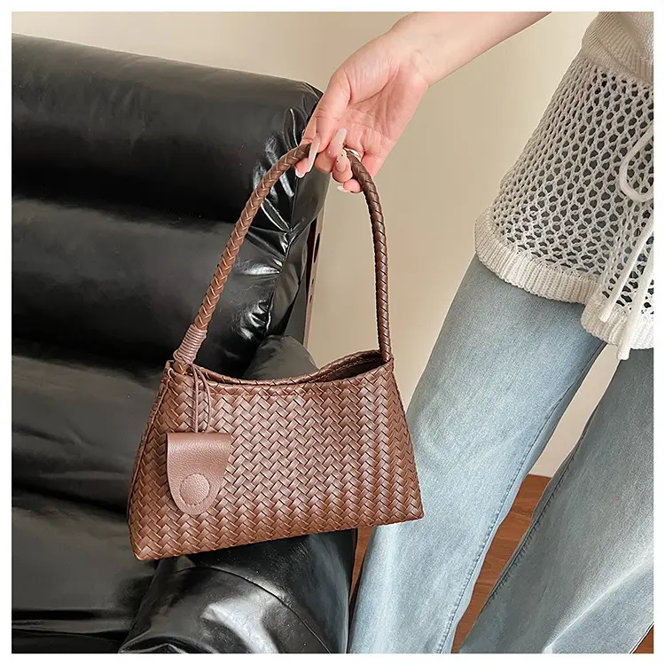 Light Brown Woven Shoulder Bag for Women 2025 — feature 17