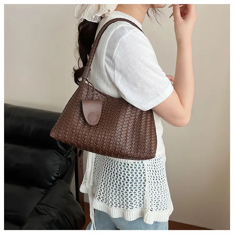 Light Brown Woven Shoulder Bag for Women 2025 — feature 18