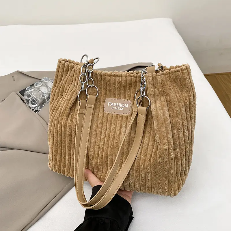 Large Capacity Corduroy Chain Shoulder Bag Women - Image 4