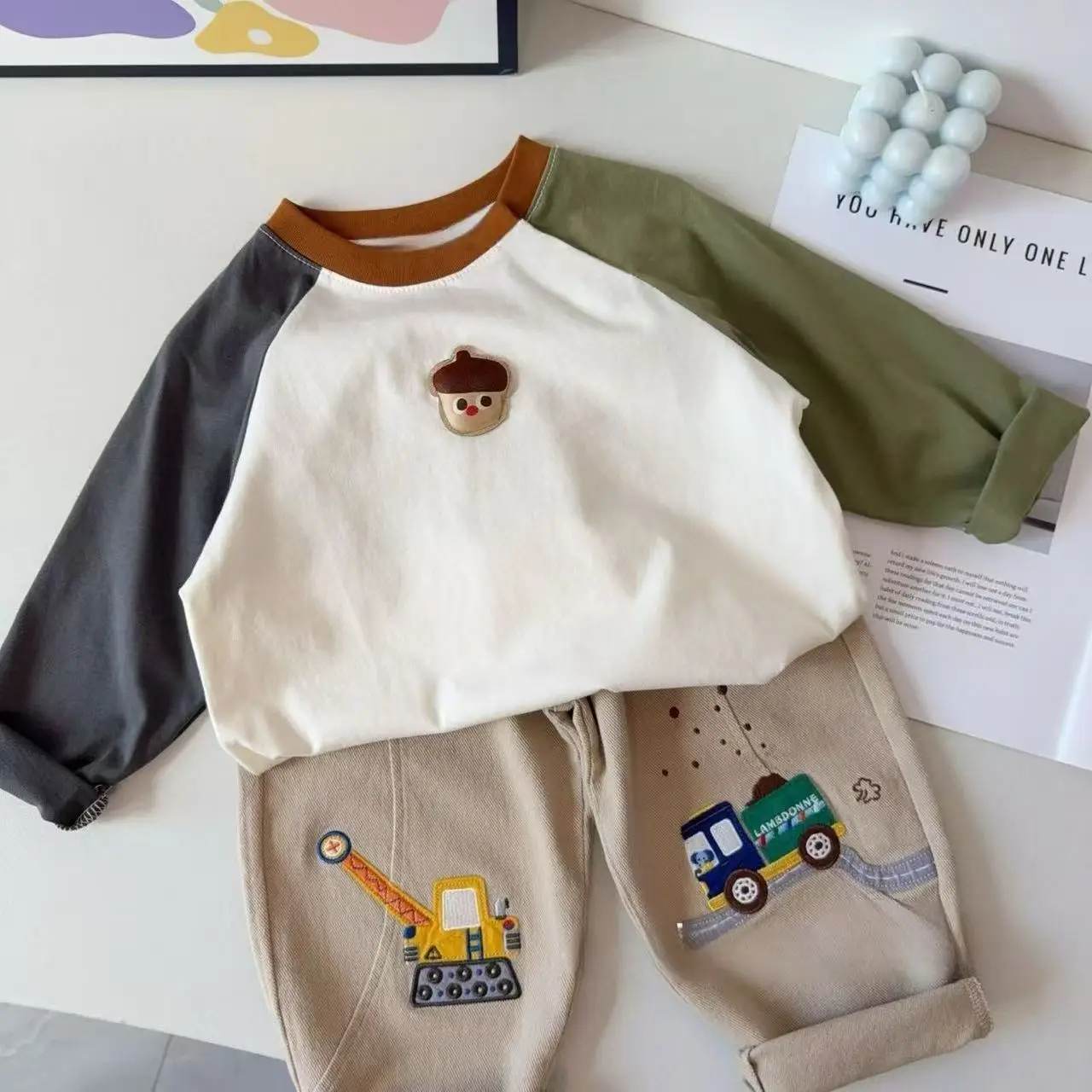 Children's Autumn Raglan Sleeve T-Shirt Top with Cartoon Print