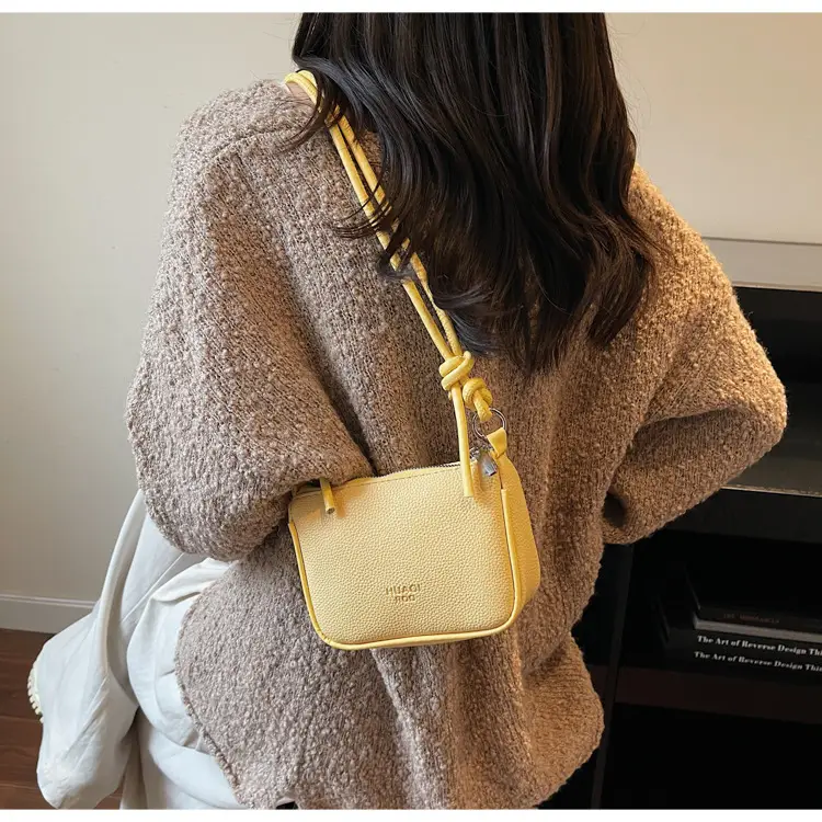 Women's White Textured Square Shoulder Bag 2025 — feature 13