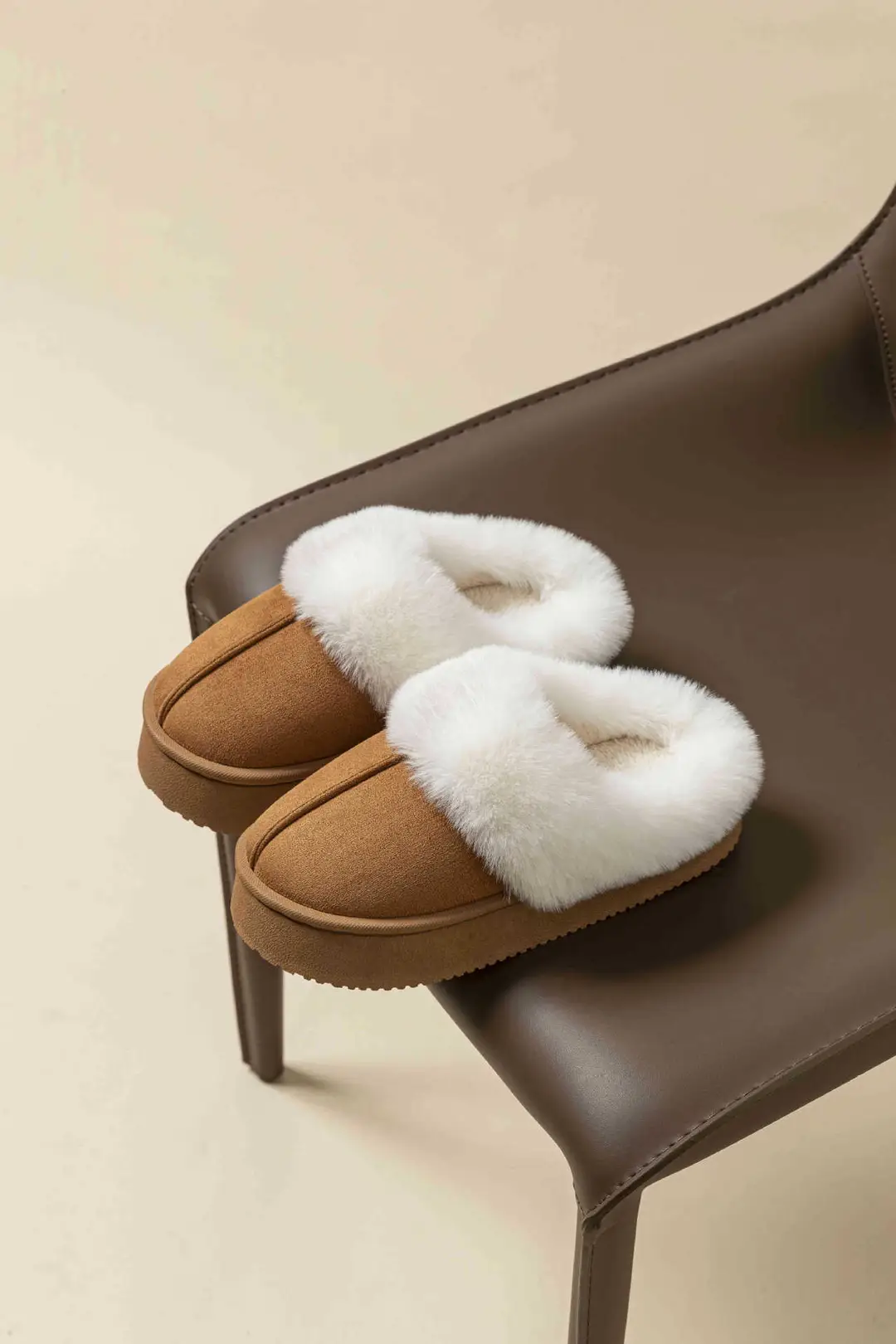 Winter Simple Warm Plush Cotton Slippers with Non-Shedding Design for Couples Thick-Soled Non-Slip Home Indoor Cotton Shoes for Women — feature 2