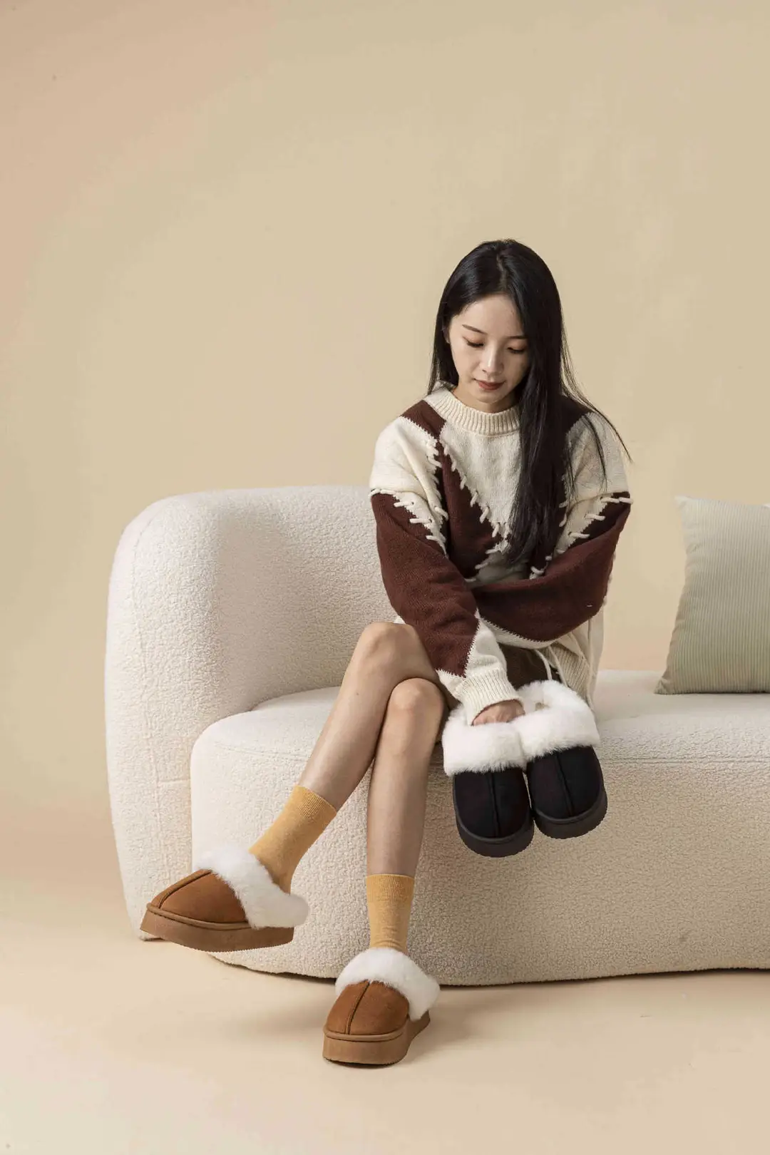 Winter Simple Warm Plush Cotton Slippers with Non-Shedding Design for Couples Thick-Soled Non-Slip Home Indoor Cotton Shoes for Women — feature 3