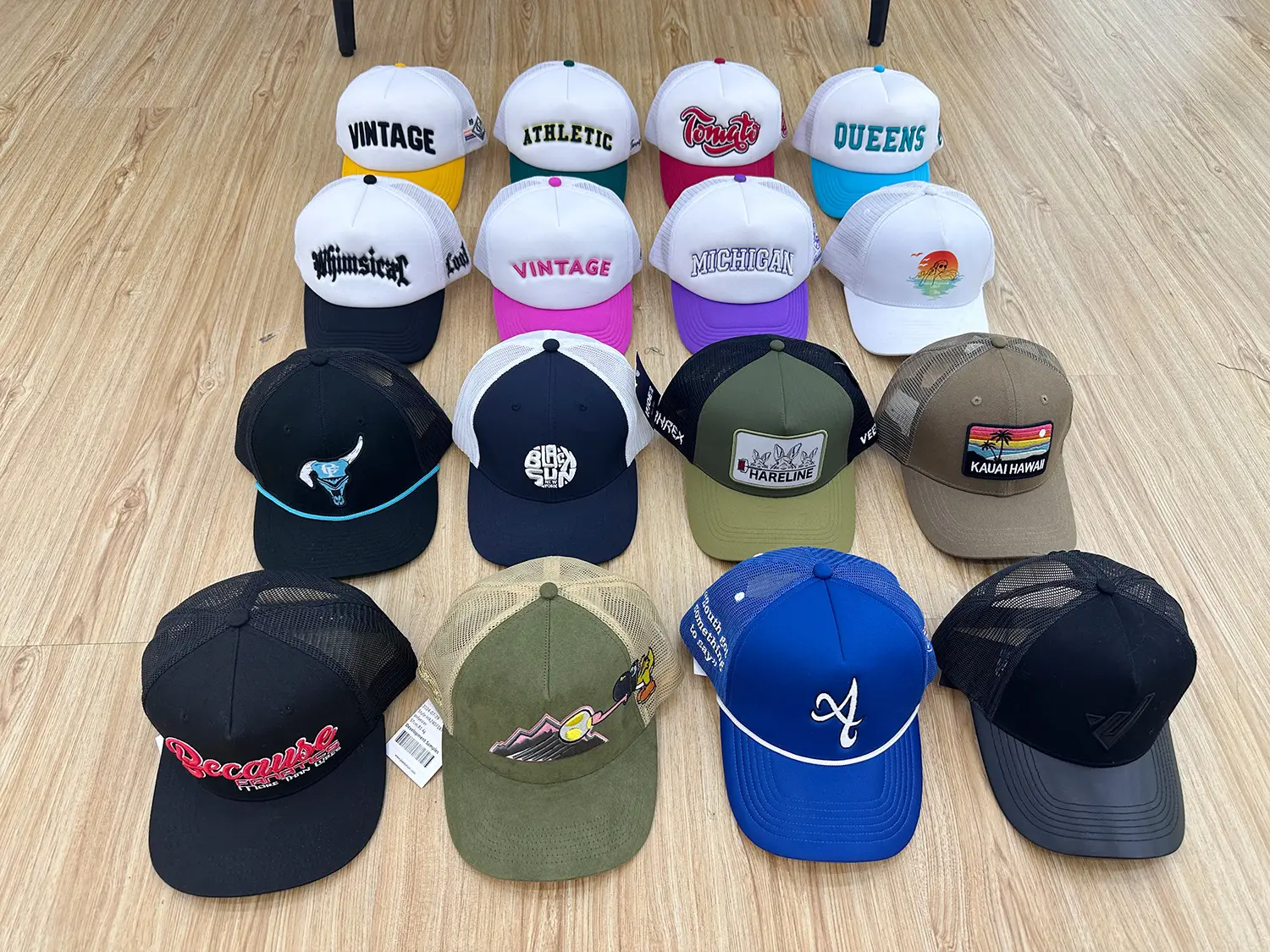 Men Black Mesh Logo Cap with Rhinestone Band — feature 5