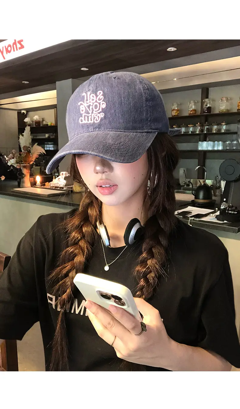Black Embroidered Baseball Cap for Women 2025 — feature 10