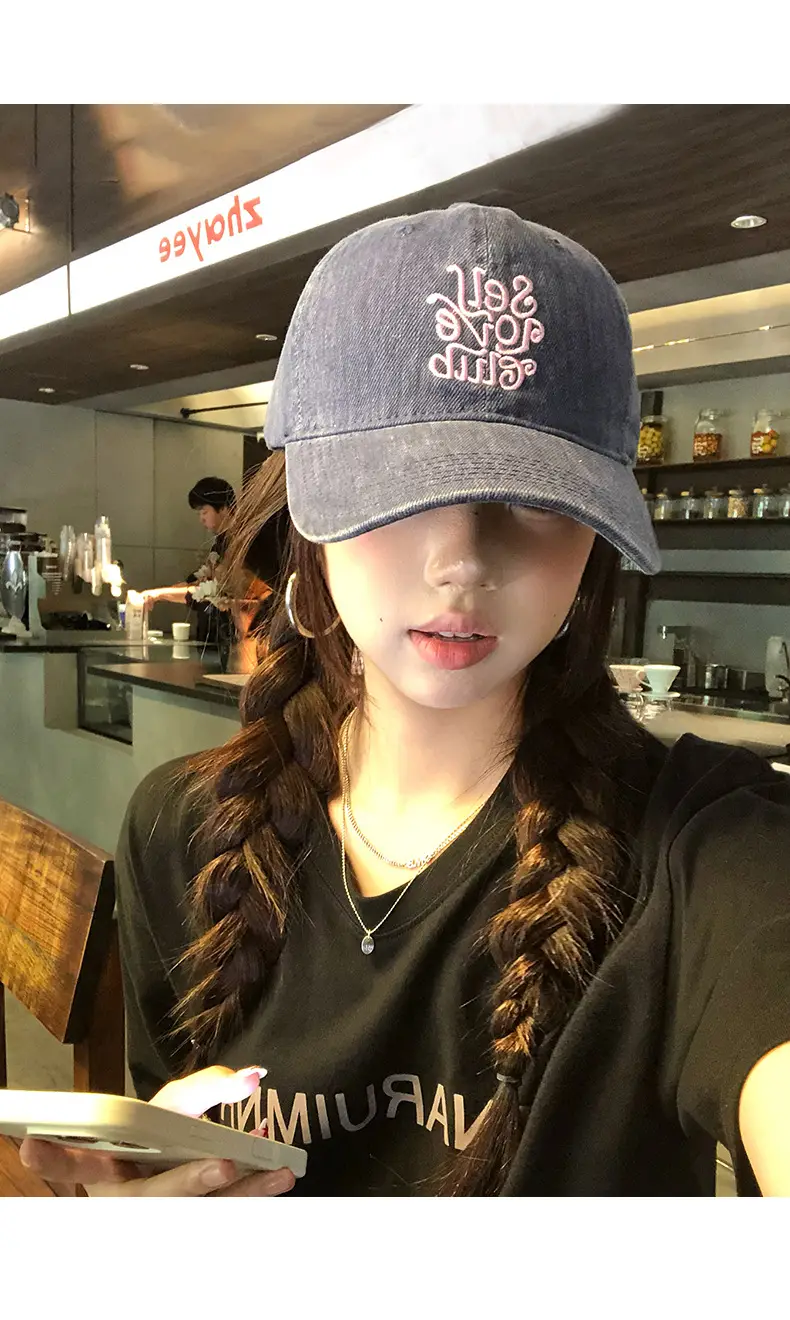 Black Embroidered Baseball Cap for Women 2025 — feature 8