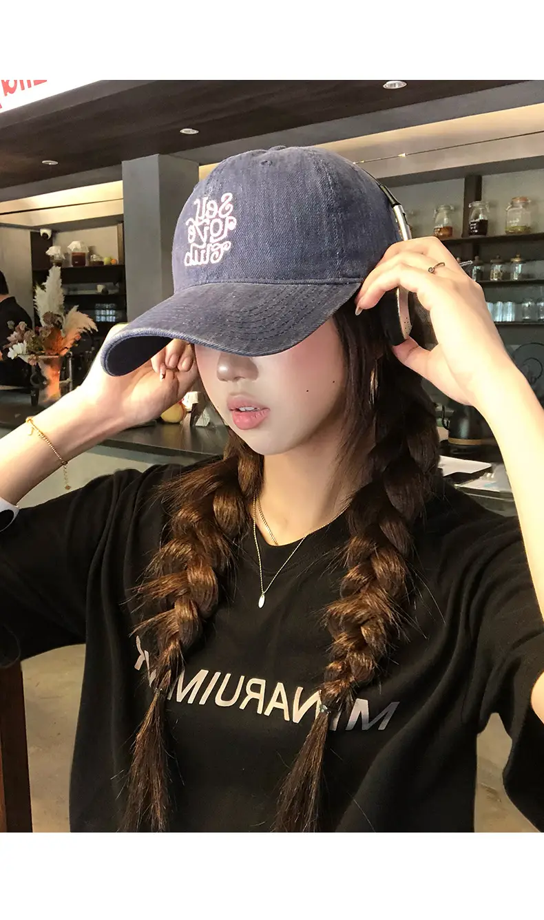 Black Embroidered Baseball Cap for Women 2025 — feature 9