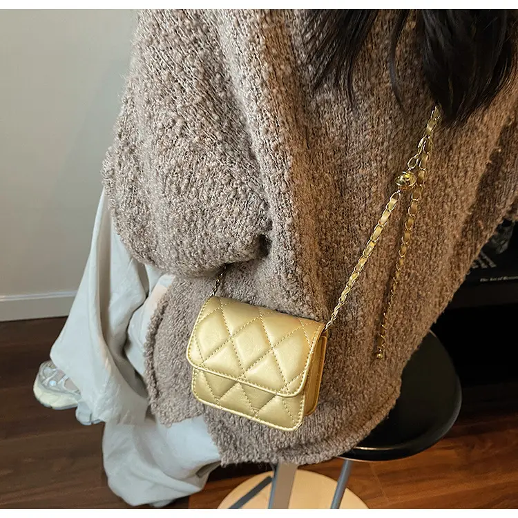 Trendy Quilted Chain Crossbody Bag for Women — feature 11