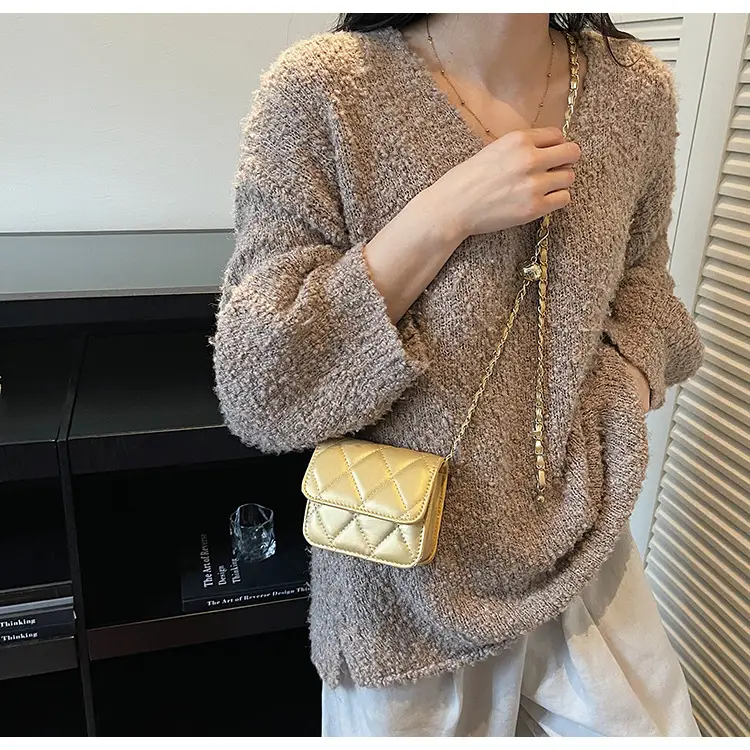 Trendy Quilted Chain Crossbody Bag for Women — feature 12