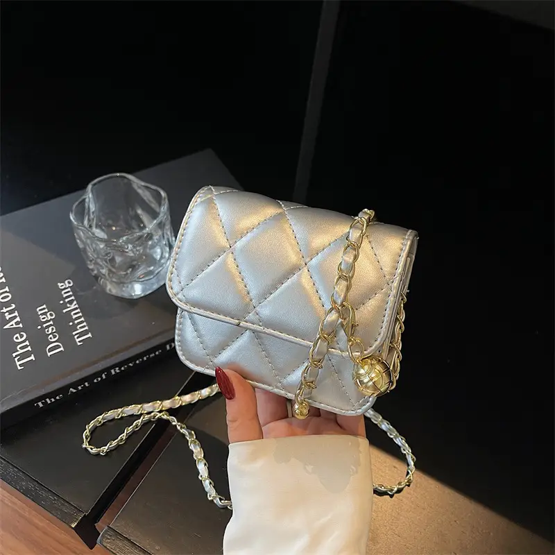 Trendy Quilted Chain Crossbody Bag for Women - Image 3
