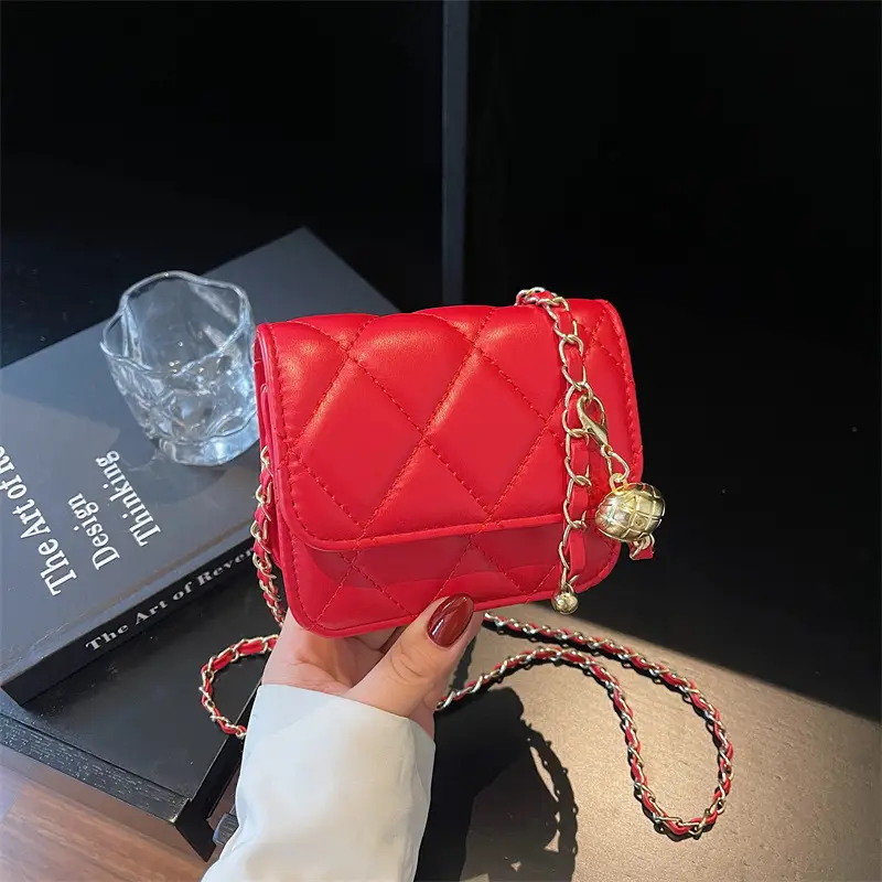 Trendy Quilted Chain Crossbody Bag for Women - Image 5