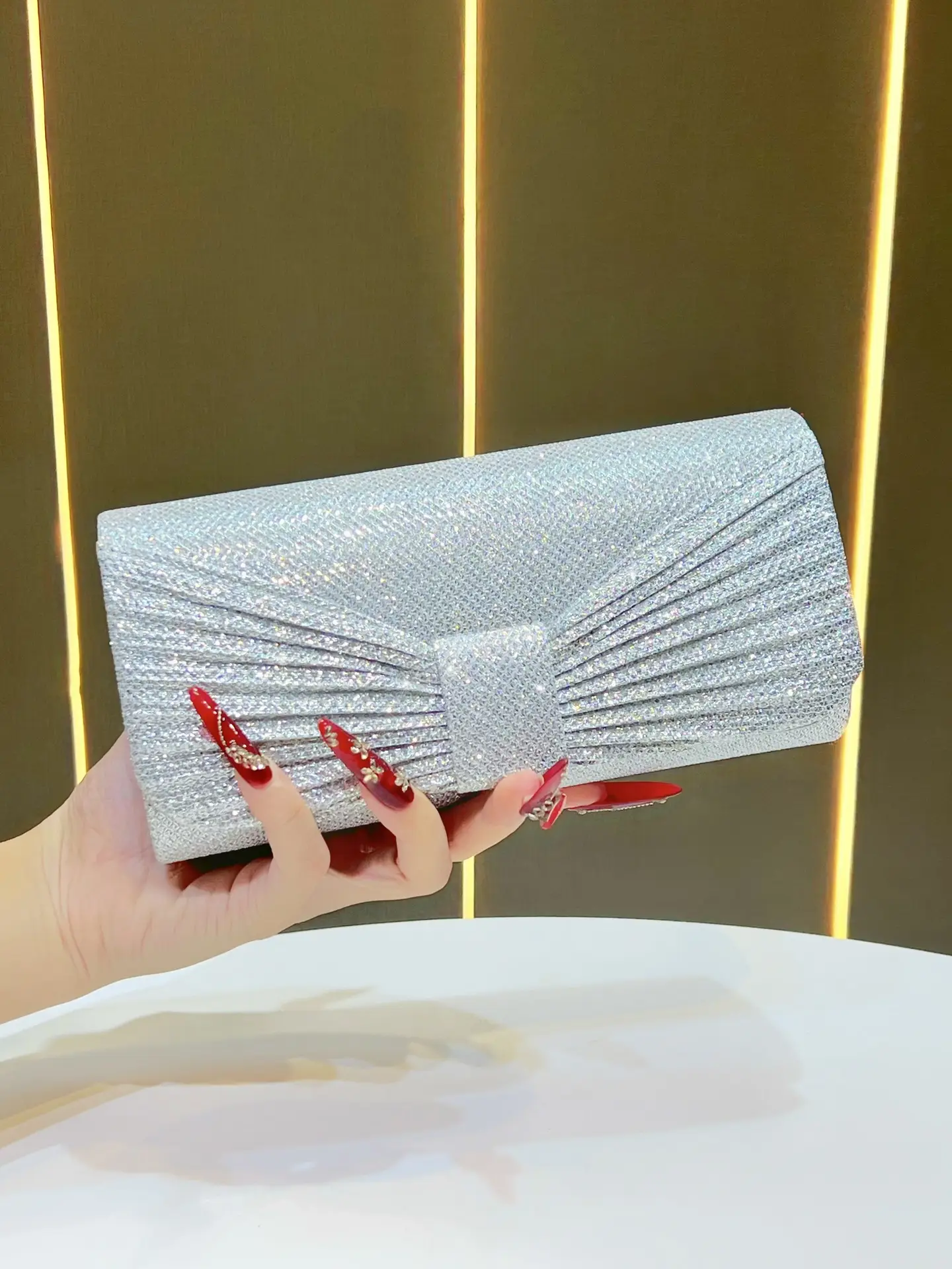 Shiny Chain Crossbody Bag for Ladies — feature 5