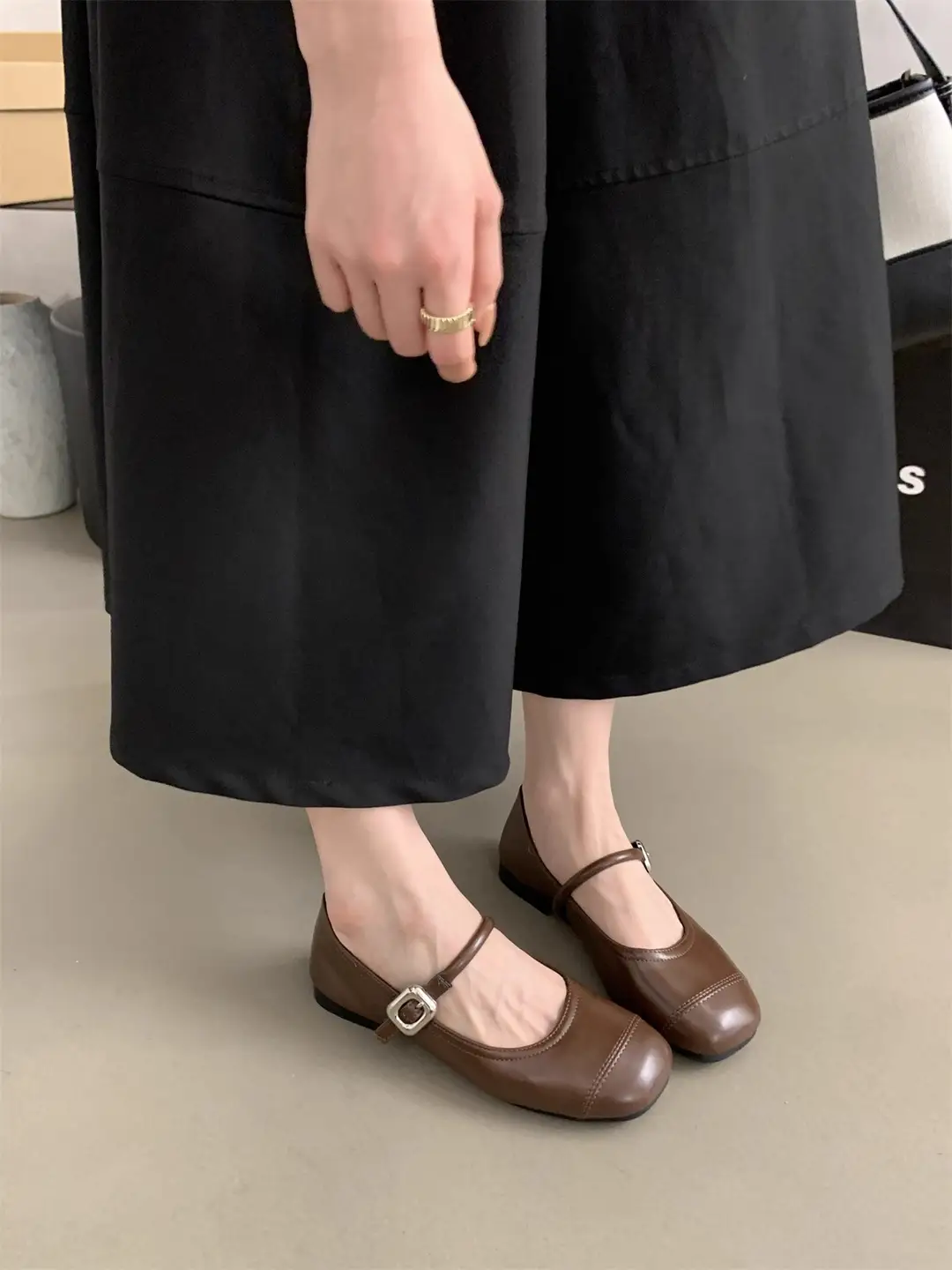 Square Toe Shallow Mouth Versatile Flats Silver Mary Jane Shoes for Women 2025 New Summer French Style Small Leather Shoes with Skirts — feature 7