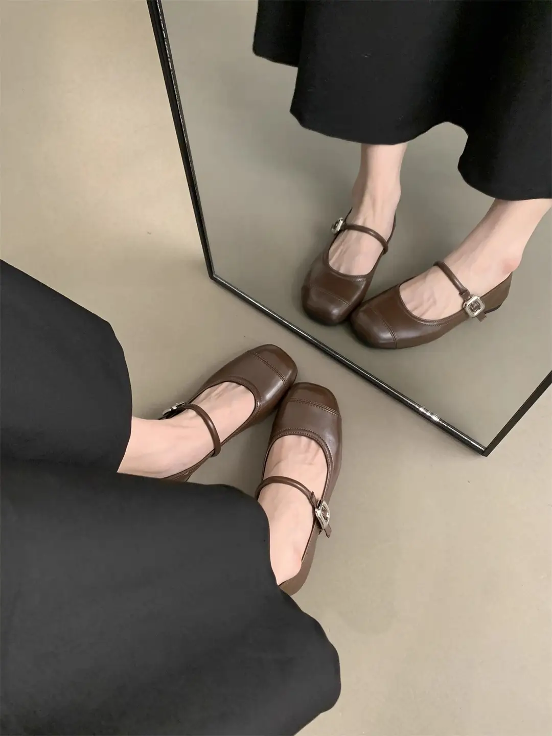 Square Toe Shallow Mouth Versatile Flats Silver Mary Jane Shoes for Women 2025 New Summer French Style Small Leather Shoes with Skirts — feature 8