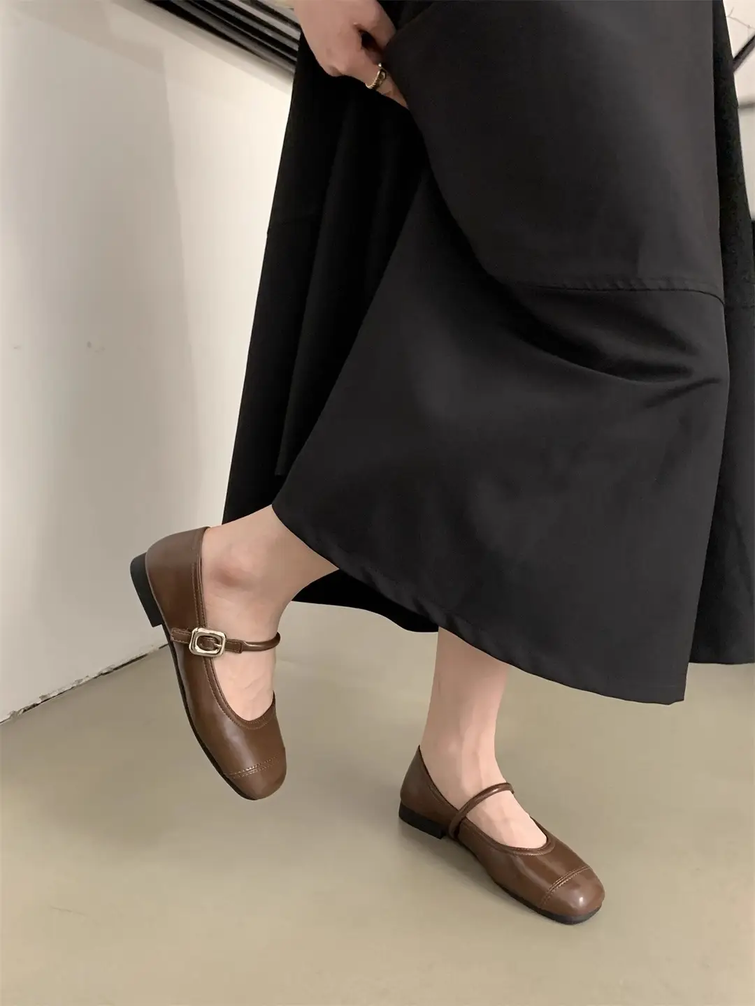 Square Toe Shallow Mouth Versatile Flats Silver Mary Jane Shoes for Women 2025 New Summer French Style Small Leather Shoes with Skirts — feature 9