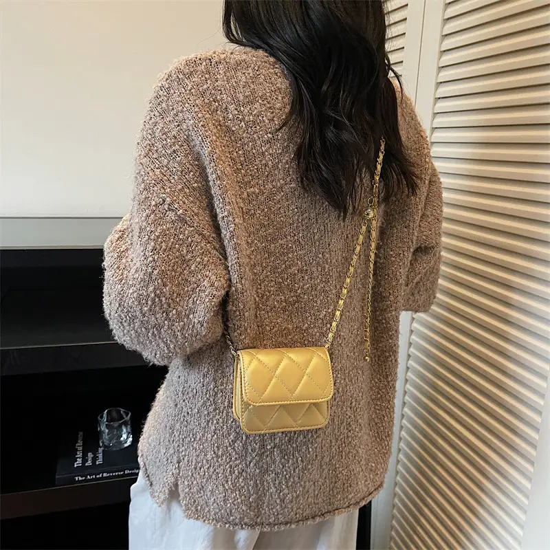 Silver Rhombus Chain Shoulder Bag for Women - Image 8