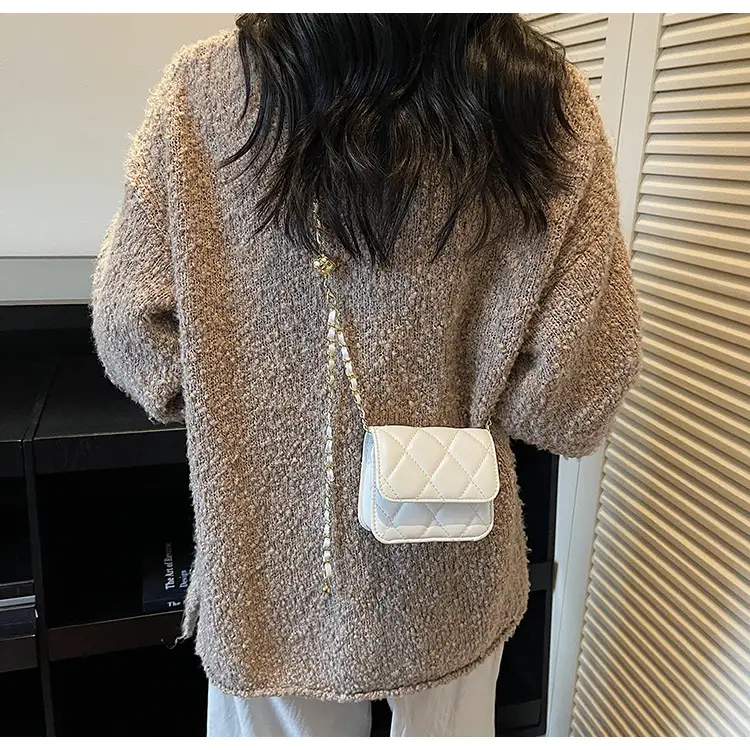 Silver Rhombus Chain Shoulder Bag for Women — feature 16