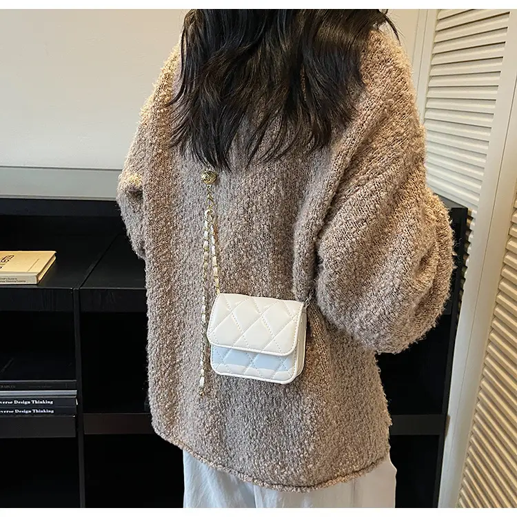 Silver Rhombus Chain Shoulder Bag for Women — feature 18