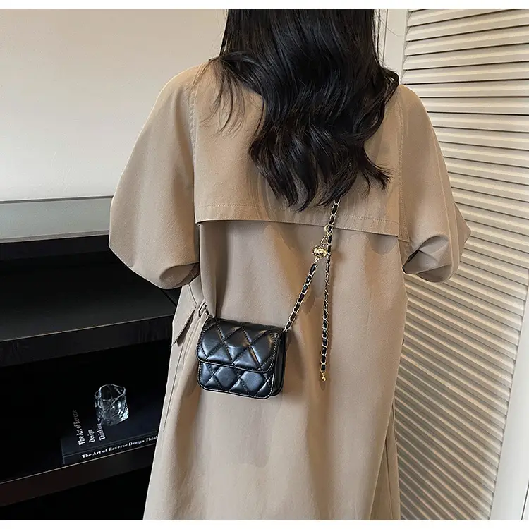 Silver Rhombus Chain Shoulder Bag for Women — feature 23