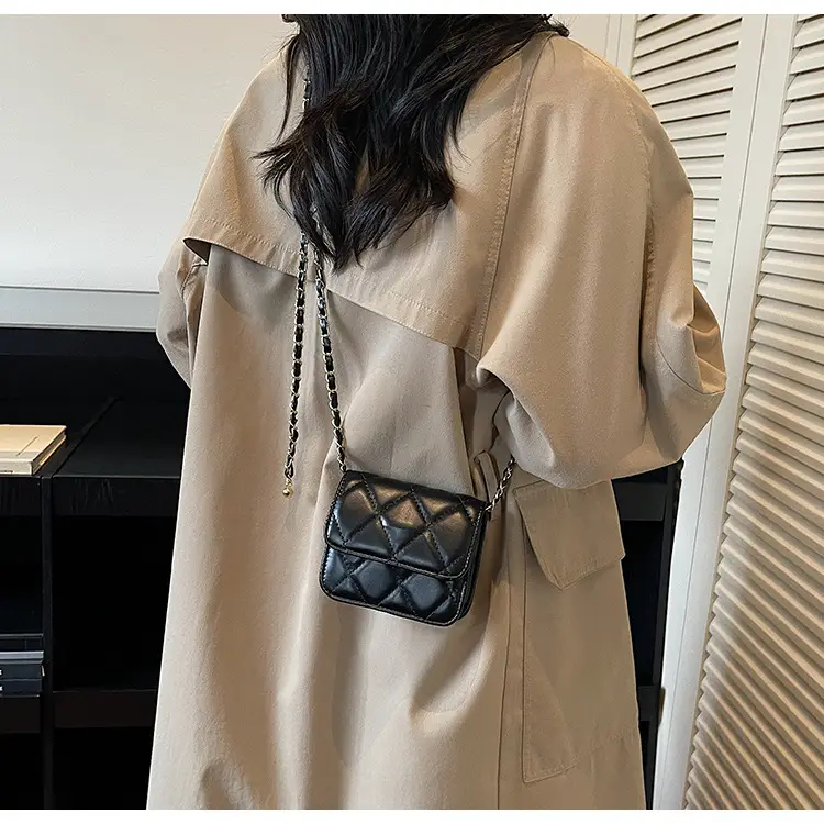Silver Rhombus Chain Shoulder Bag for Women — feature 37