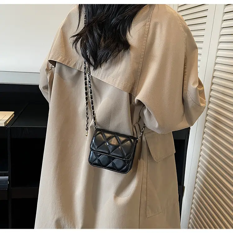 Silver Rhombus Chain Shoulder Bag for Women — feature 38