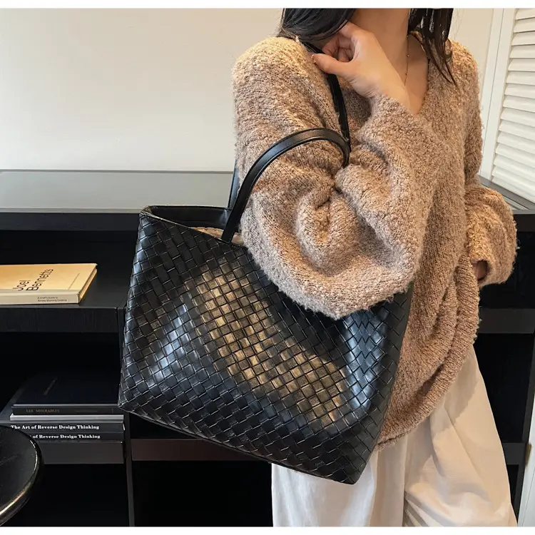Women Woven Leather Shoulder Bag Large Fashion Tote — feature 11